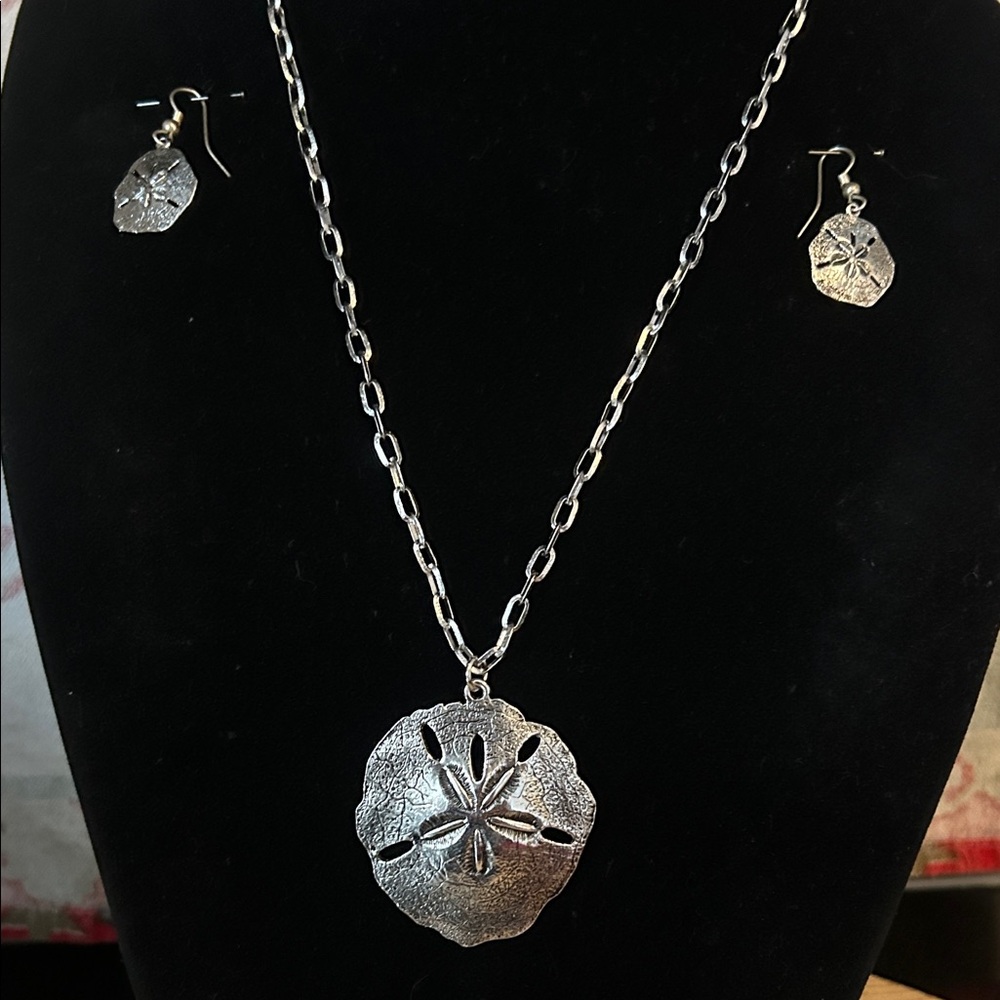 Chic Silver Sand Dollar Necklace and Earring Set